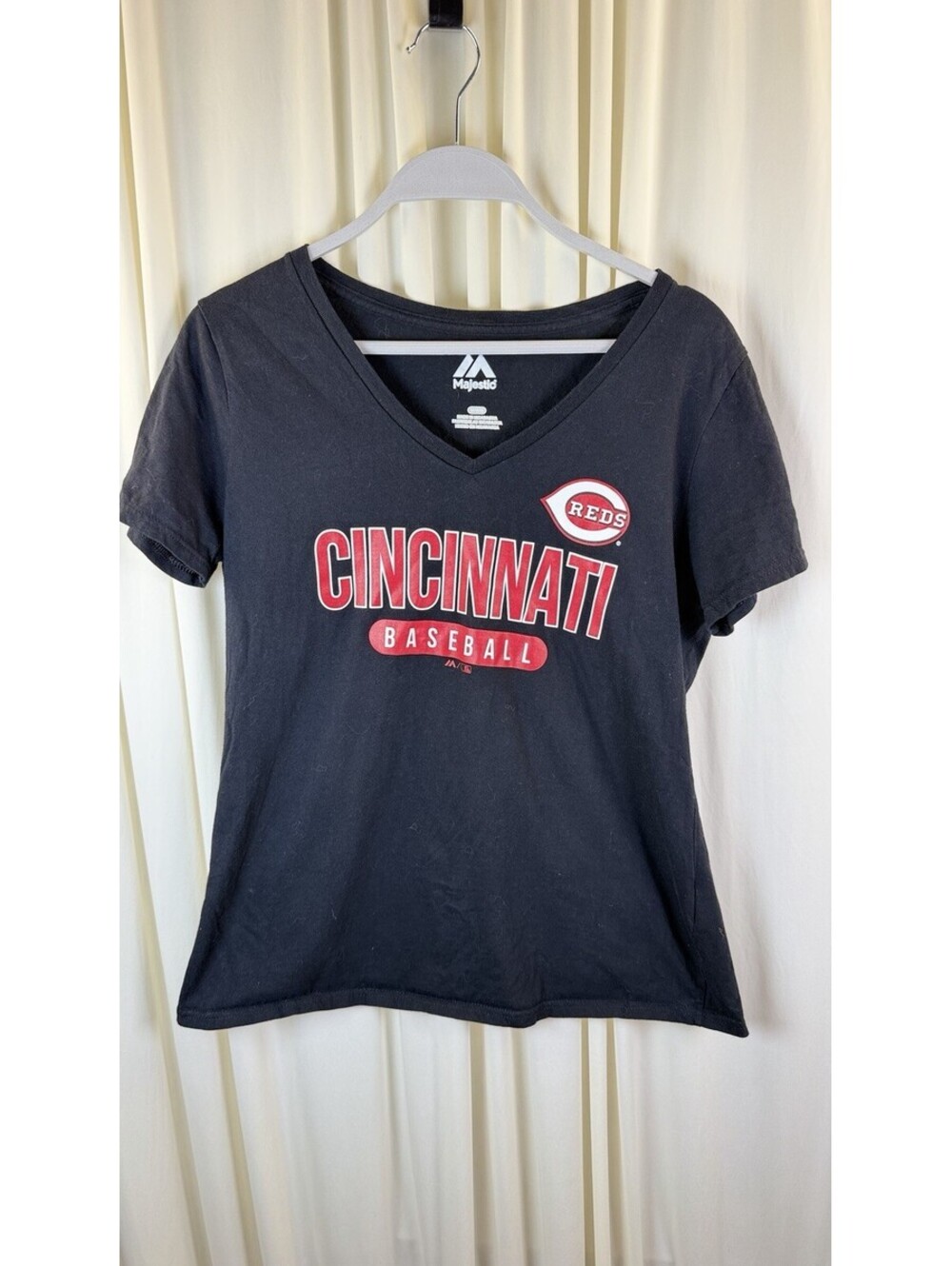 Cincinnati Reds Womens Majestic V Neck Black Short Sleeve Shirt M